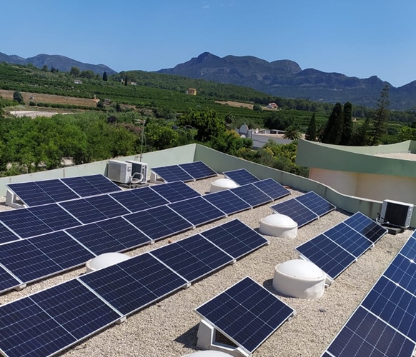 Kajel Xxxvideo Mp4 - RÃ²tova instalÂ·la plaques solars a l'Escoleta Infantil | Safor Press